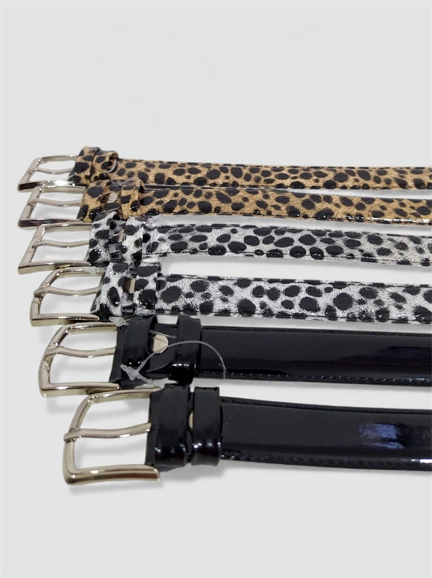 کمربند دخترانه ورنی طرح دار کرم مشکی کلاسیک